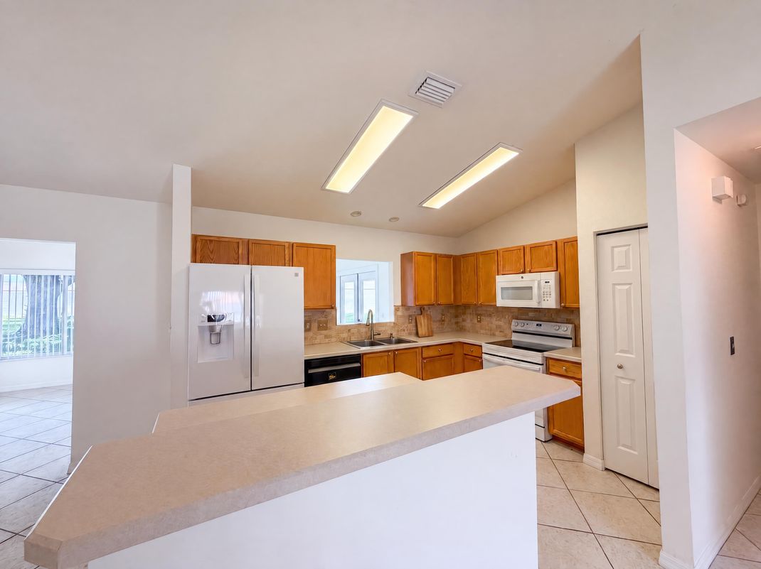 Property photo 2 of 14280 SE 85th Ave
