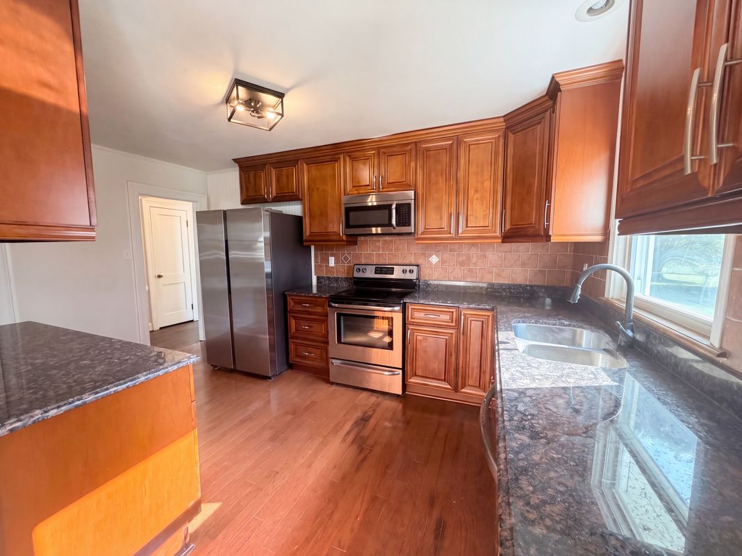 Property photo 2 of 415 Hawkins Rd