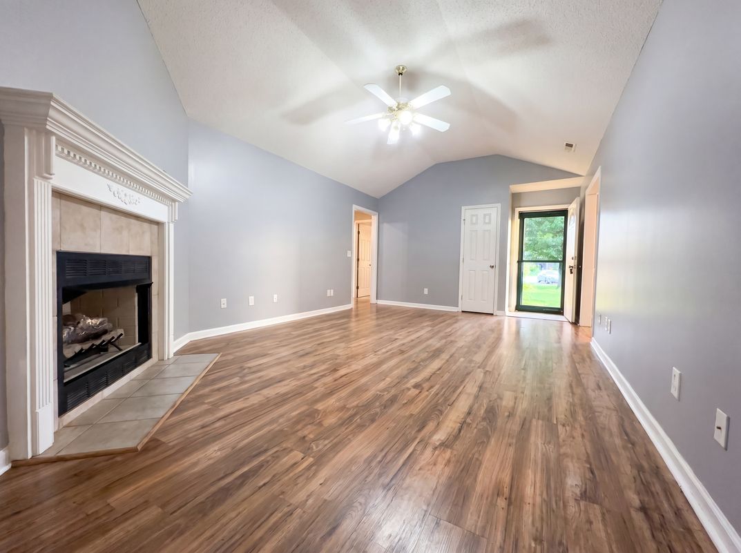 Property photo 3 of 223 Williston Dr