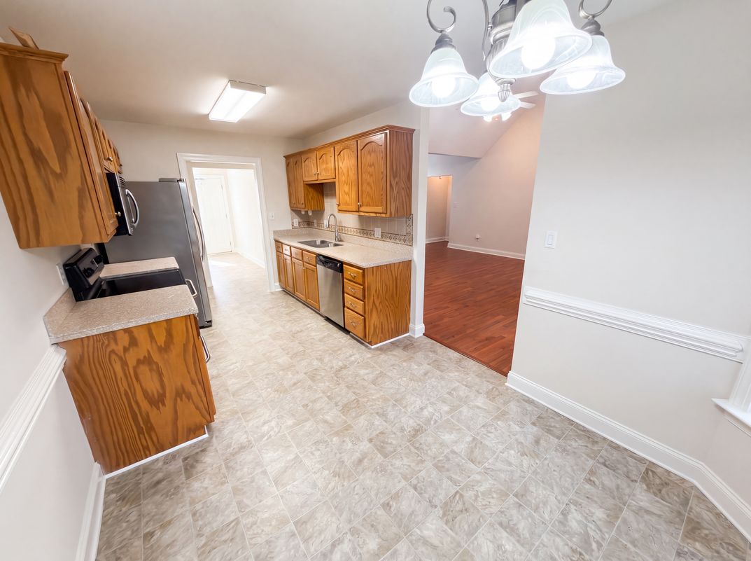 Property photo 2 of 2037 Olde Towne Dr