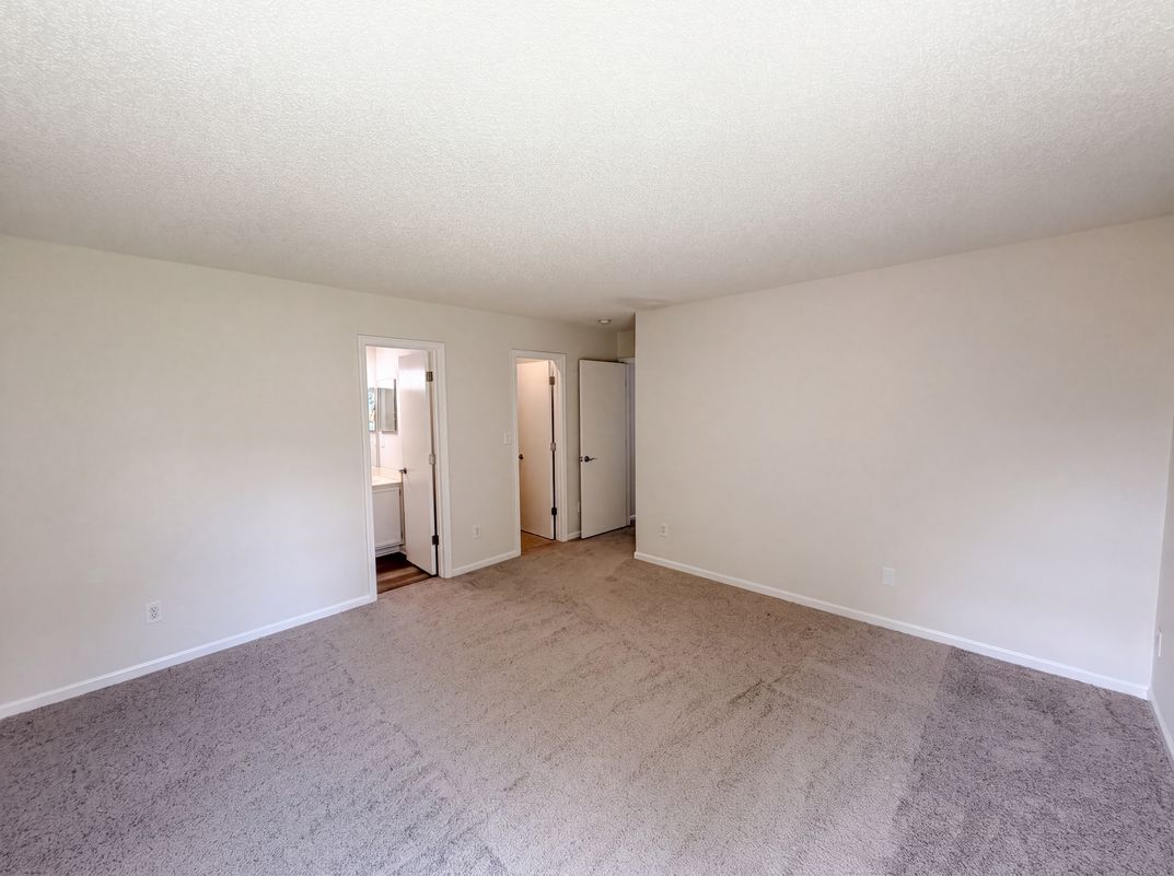 Property photo 3 of 440 First Turn Ct SW