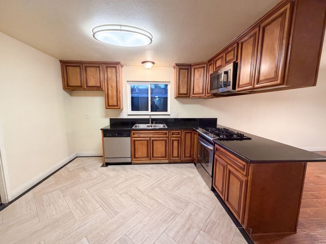 Property photo 2 of 2605 Waterton Way