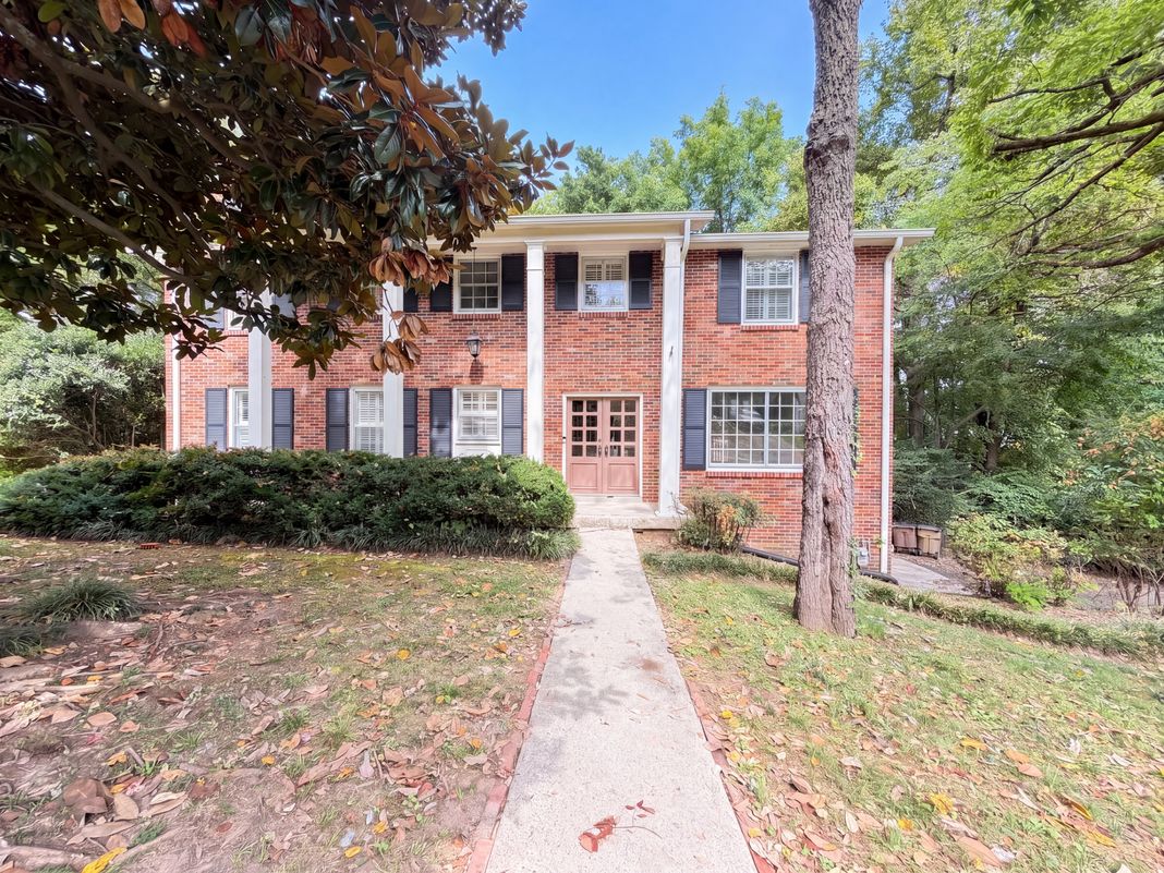 Property photo 1 of 840 Highland Crest Dr