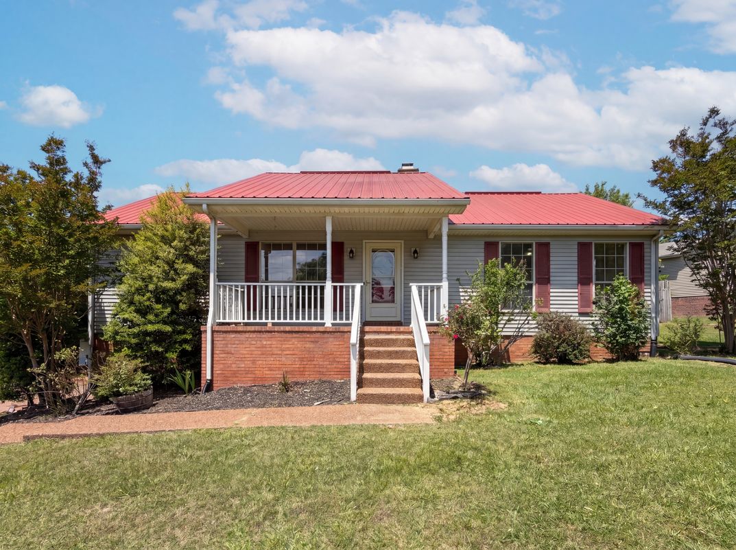Property photo 1 of 1037 Shadowbrook Dr