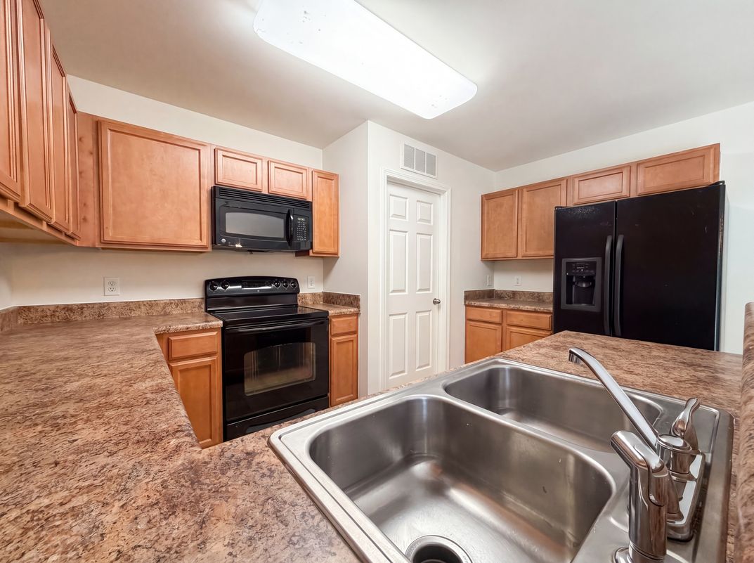 Property photo 2 of 5503 Hardie Farm Dr