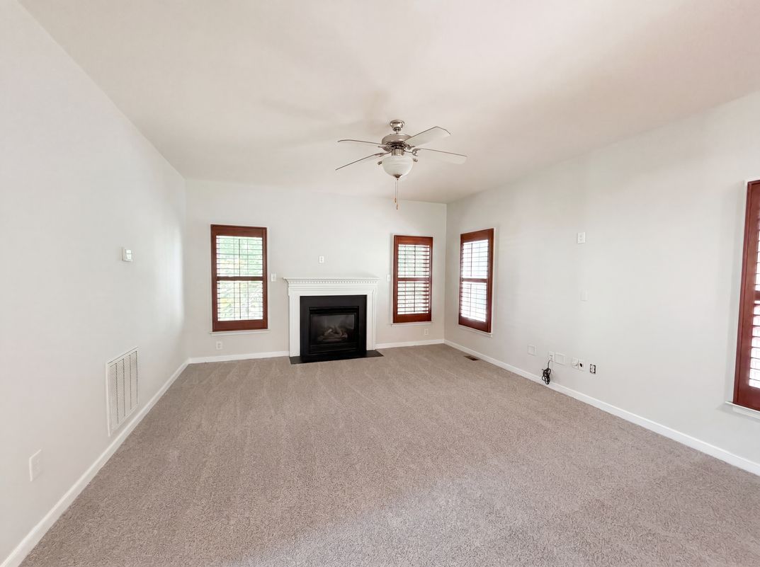 Photo 3 of 26 of 14725 Grand Forest Ct, South Chesterfield, VA