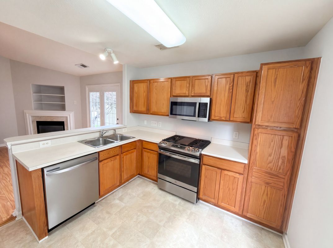 Property photo 2 of 4493 Easywater Ln