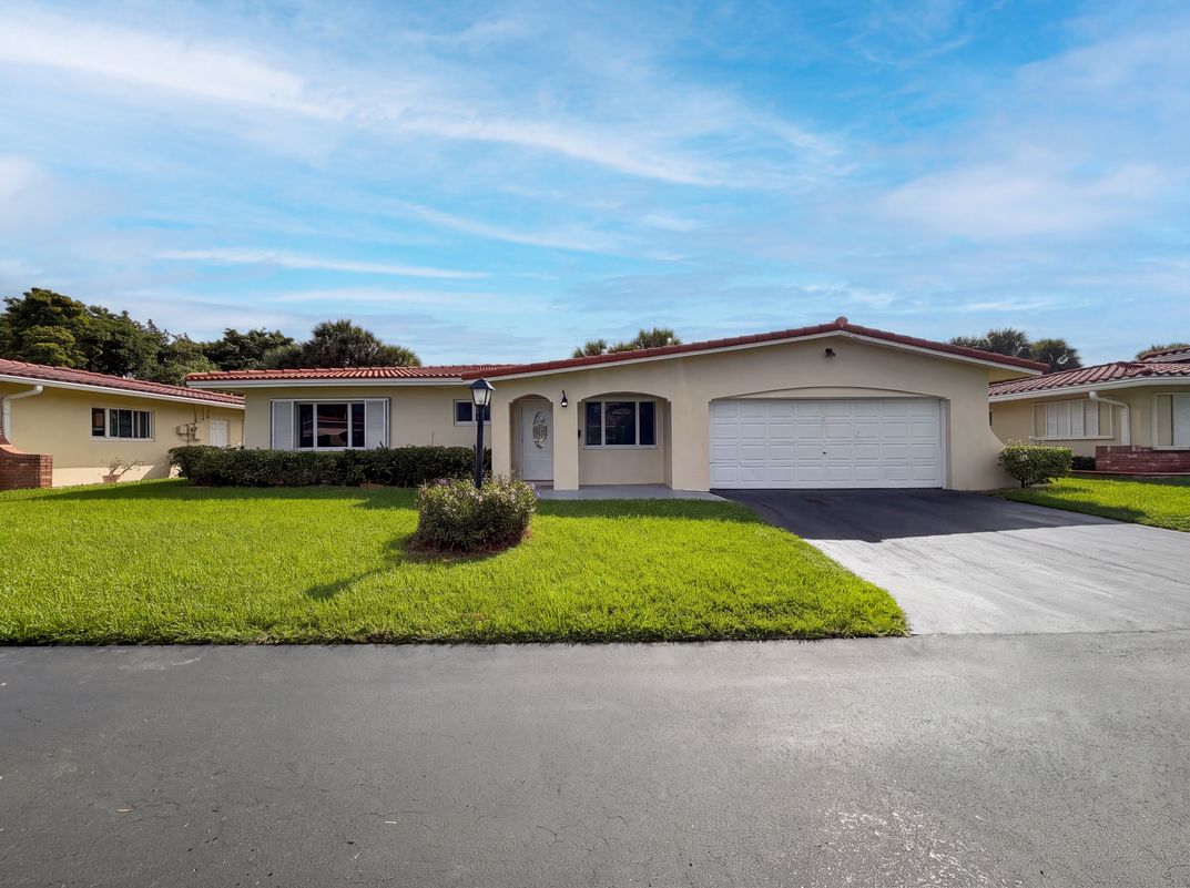 Property photo 1 of 4360 NW 12th Dr