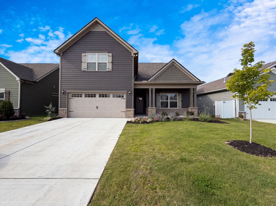 Property photo 1 of 5815 Shoreline Dr