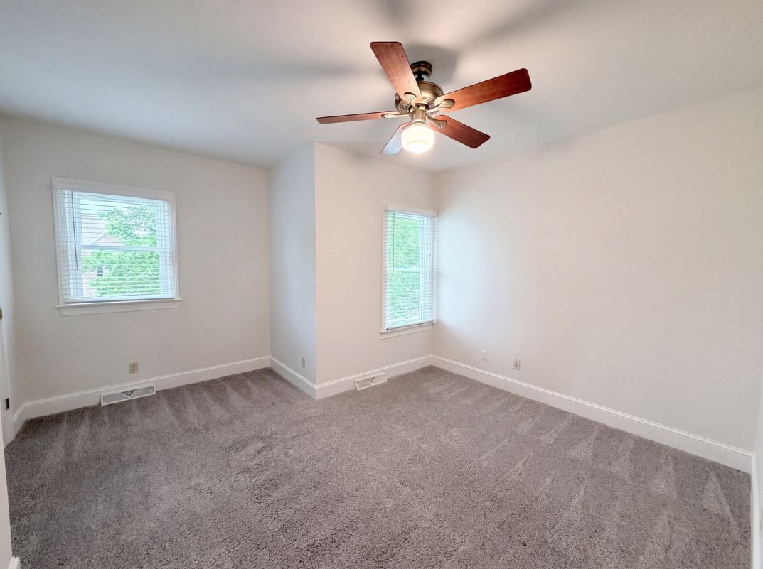 Photo 16 of 21 of 7906 Elphin Ct, Charlotte, NC