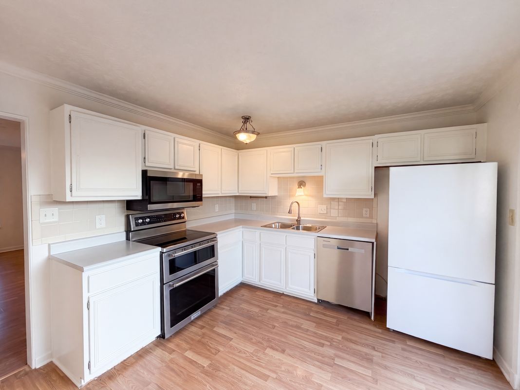 Property photo 3 of 71 Westridge Pl