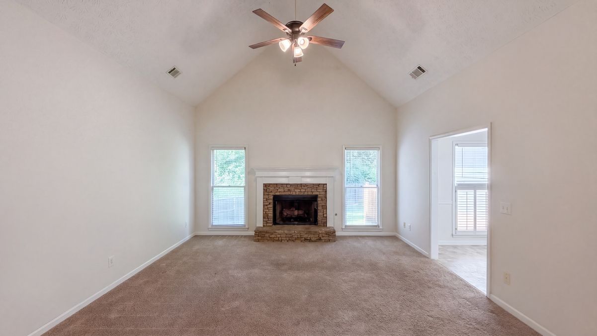 Property photo 3 of 55 Concord Ct