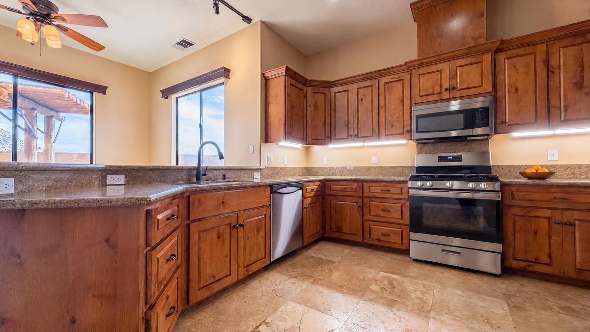 Property photo 2 of 5935 Buena Suerte Rd