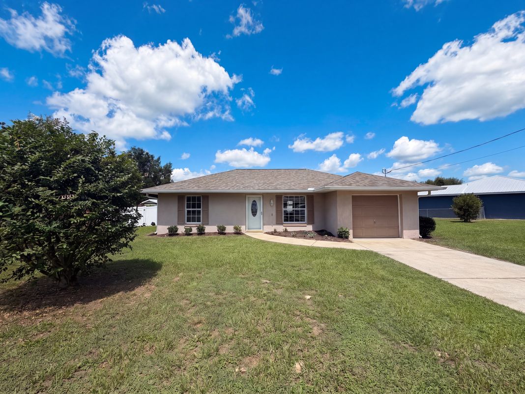 Property photo 1 of 10640 SE 54th Ave
