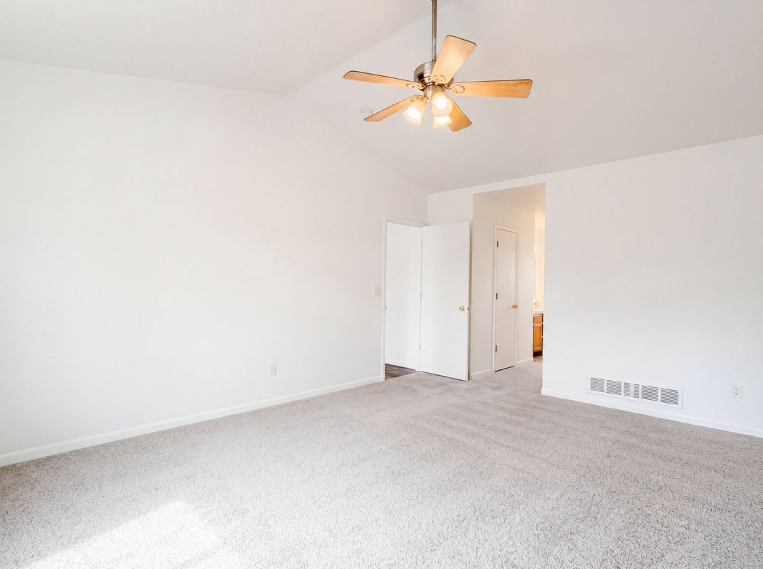 Photo 8 of 50 of 4098 La Junta Dr, Loveland, CO