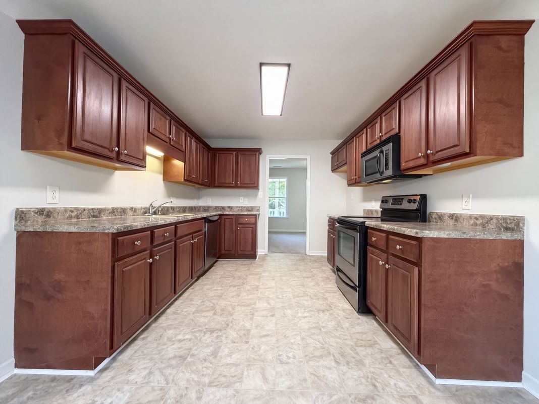 Property photo 2 of 123 Gatwick Ct