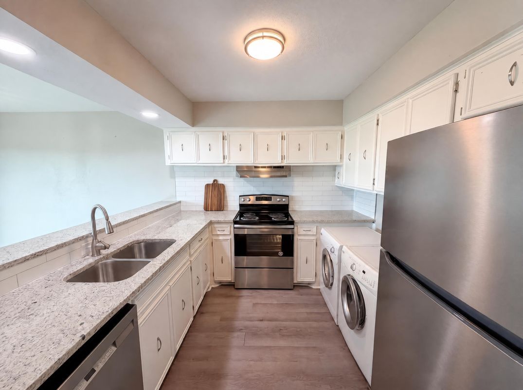 Property photo 2 of 3216 Poe Cv Apt 5C