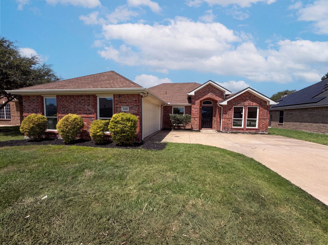 Property photo 1 of 324 Cascade Dr