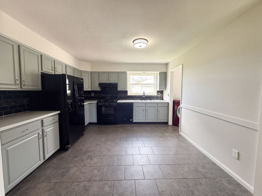 Property photo 2 of 10820 Jackson St