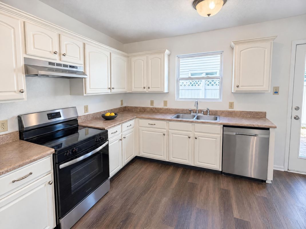 Property photo 2 of 10133 Cumberland Pointe Blvd