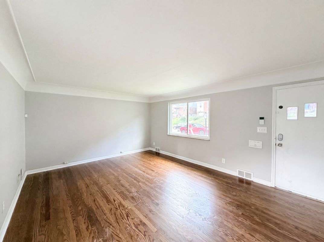 Property photo 3 of 577 Lowell Ave