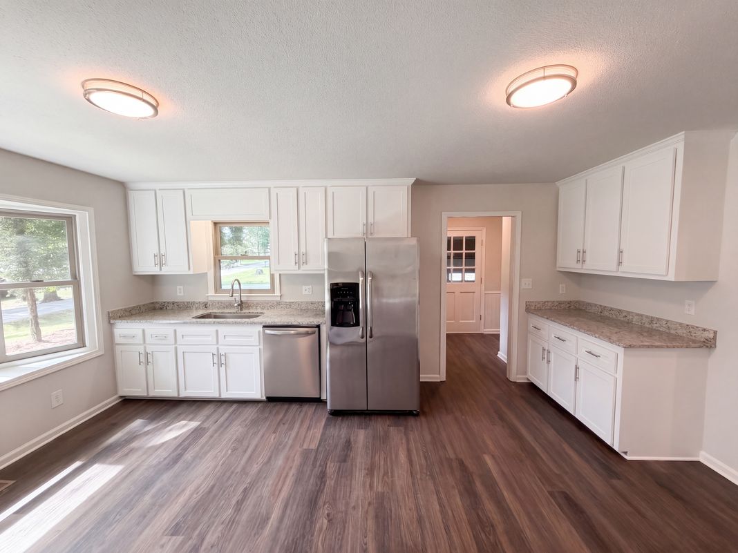 Property photo 3 of 121 Goodman Cir NE
