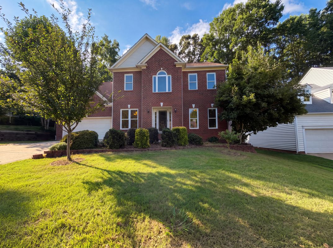 Property photo 1 of 110 Lyman Oak Ct