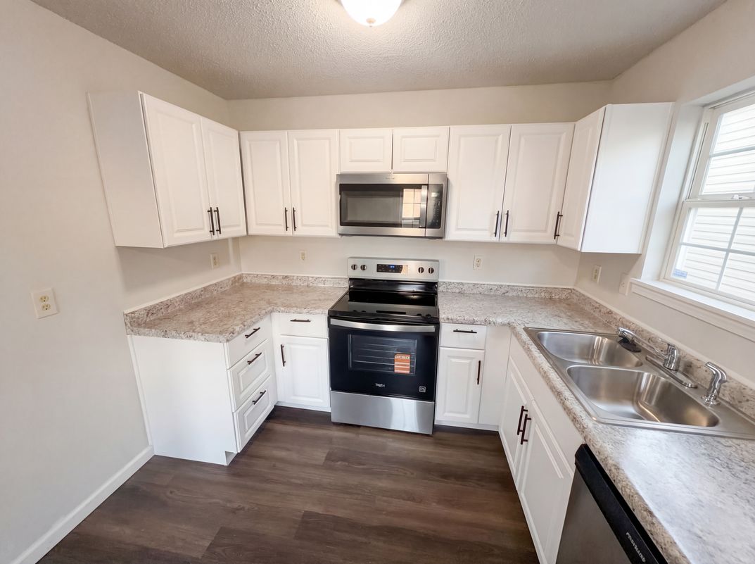 Property photo 2 of 6654 Hazelhatch Dr
