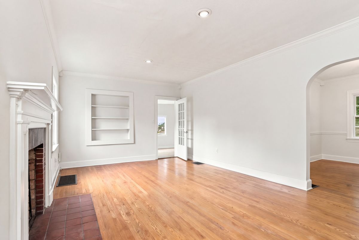 Property photo 2 of 5608 Chapman Hwy