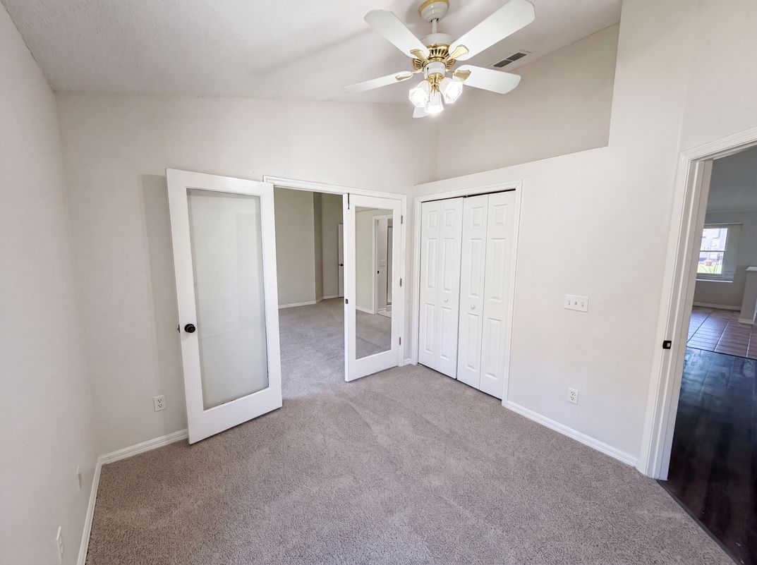 Photo 17 of 34 of 701 Magnolia Creek Cir, Orlando, FL