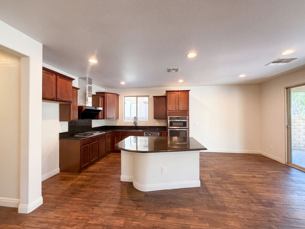 Property photo 2 of 31 Berneri Dr