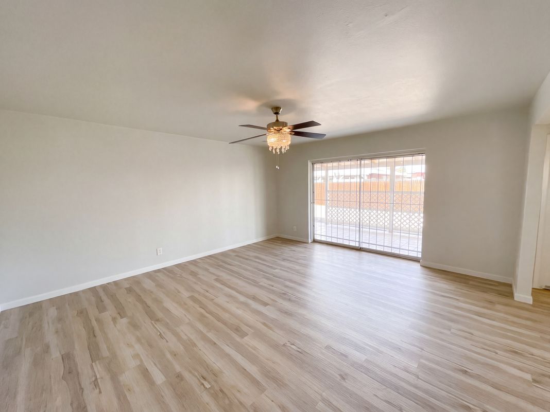 Property photo 3 of 3544 W Sierra Vista Dr