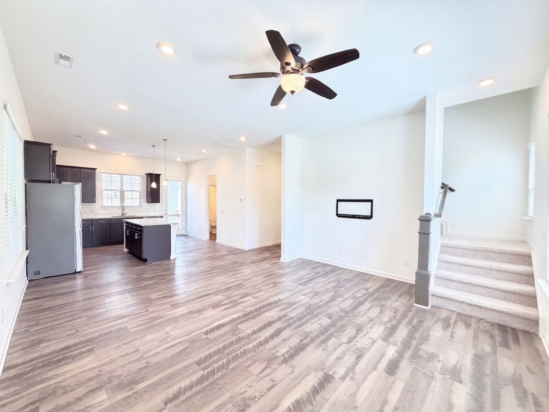 Property photo 3 of 9431 Ainslie Downs St
