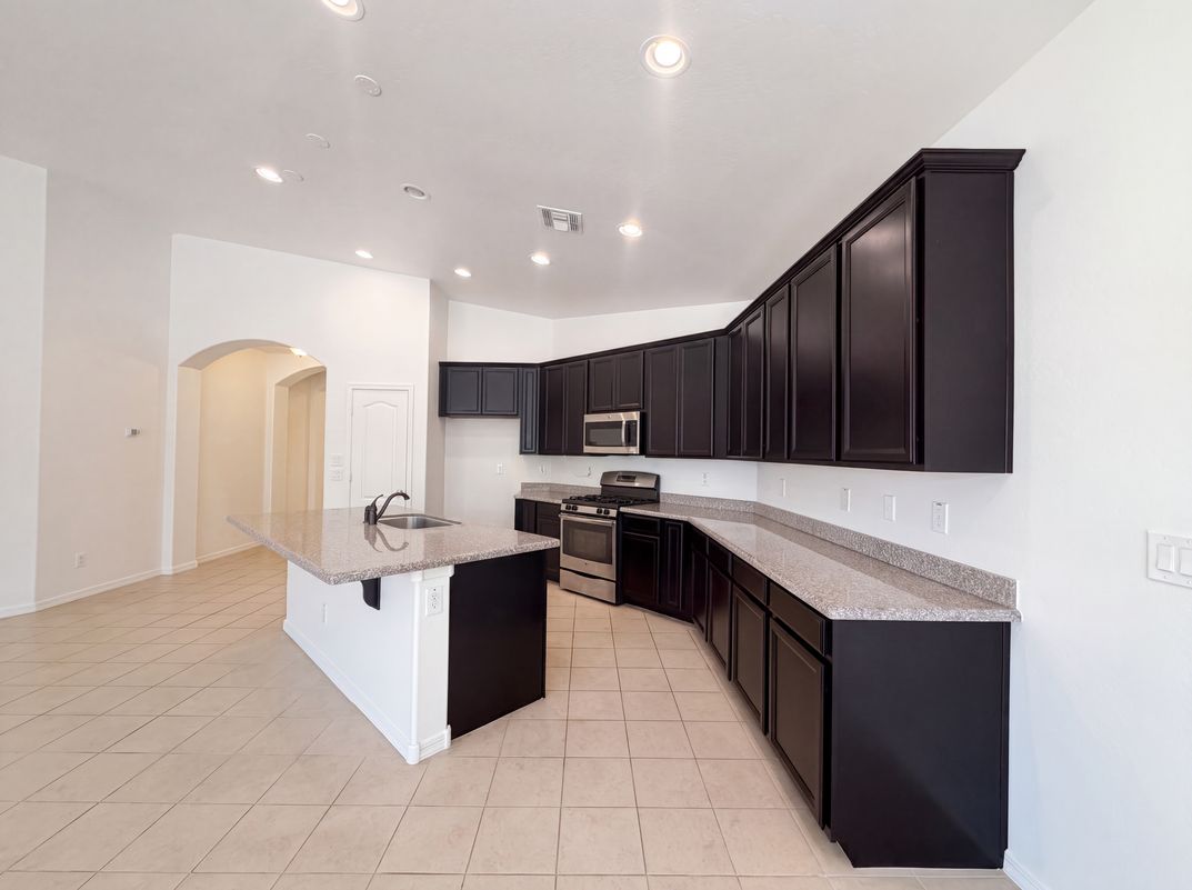 Property photo 2 of 22338 E Via De Olivos