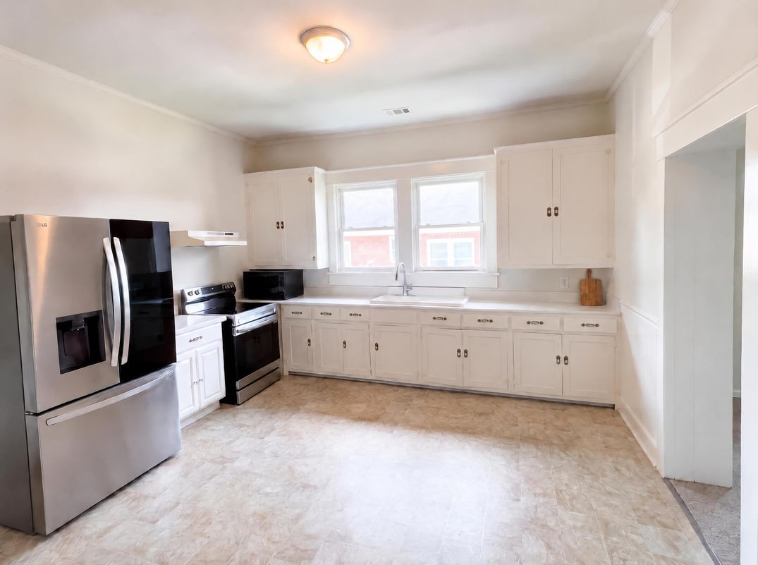 Property photo 2 of 112 Sherard Ave