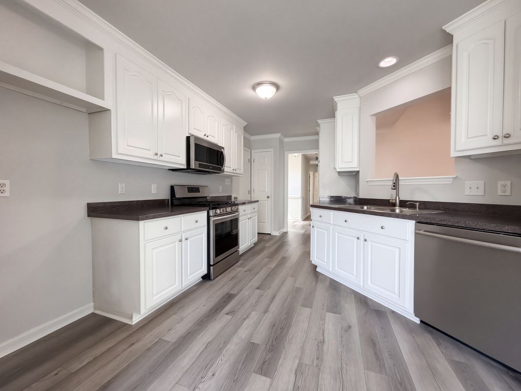 Property photo 2 of 321 Groundsel Pl
