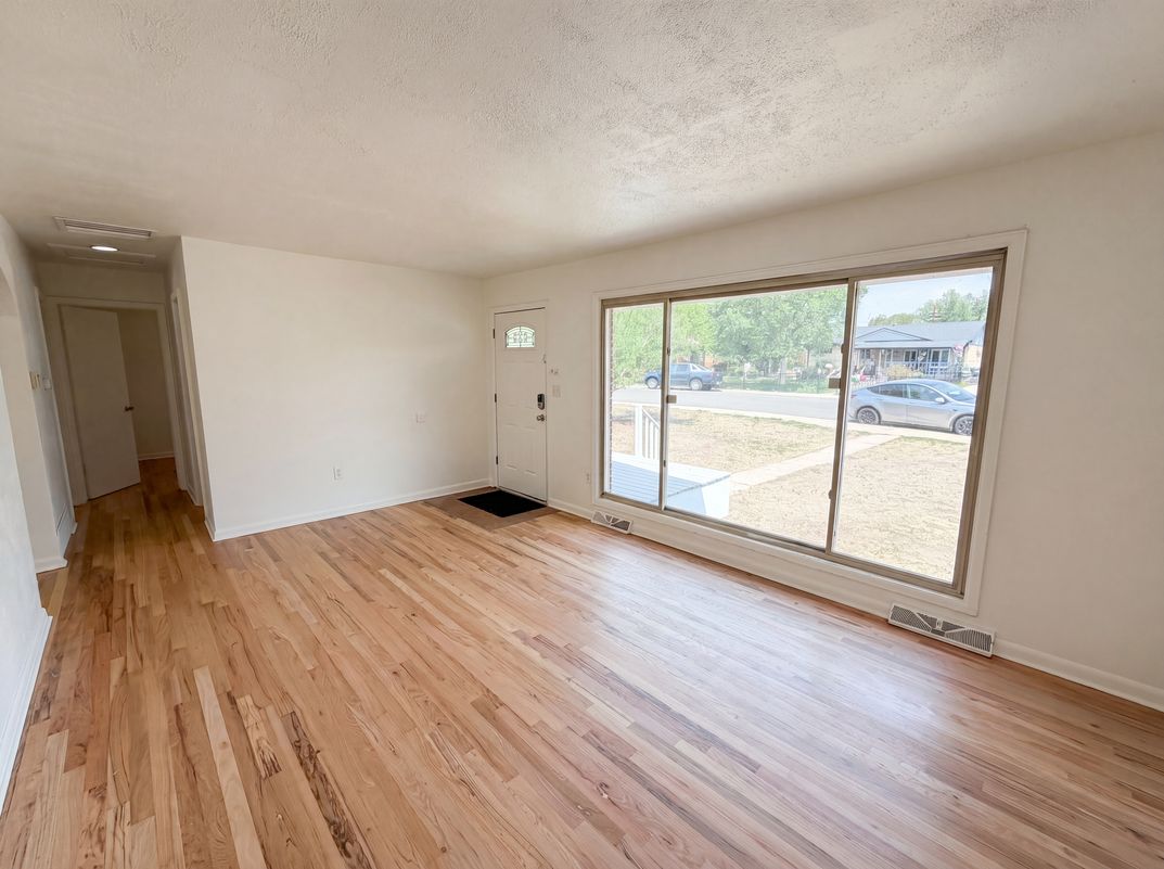 Property photo 3 of 9190 Cypress Dr