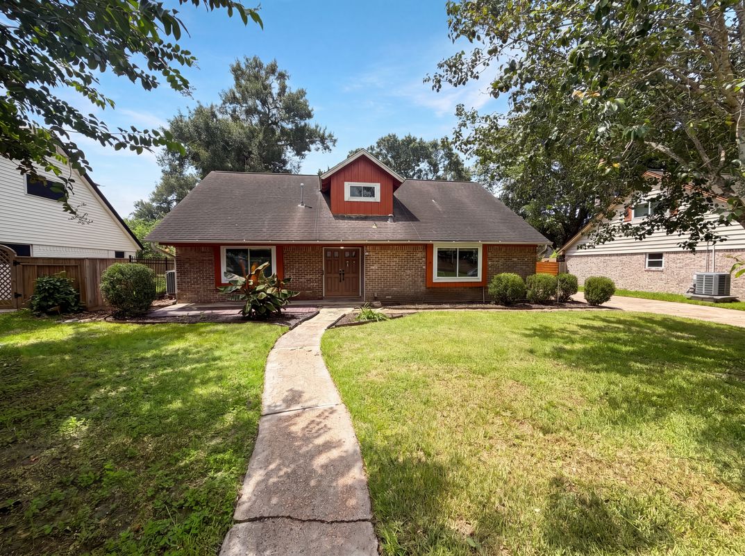 Property photo 1 of 5116 E Bayou Dr