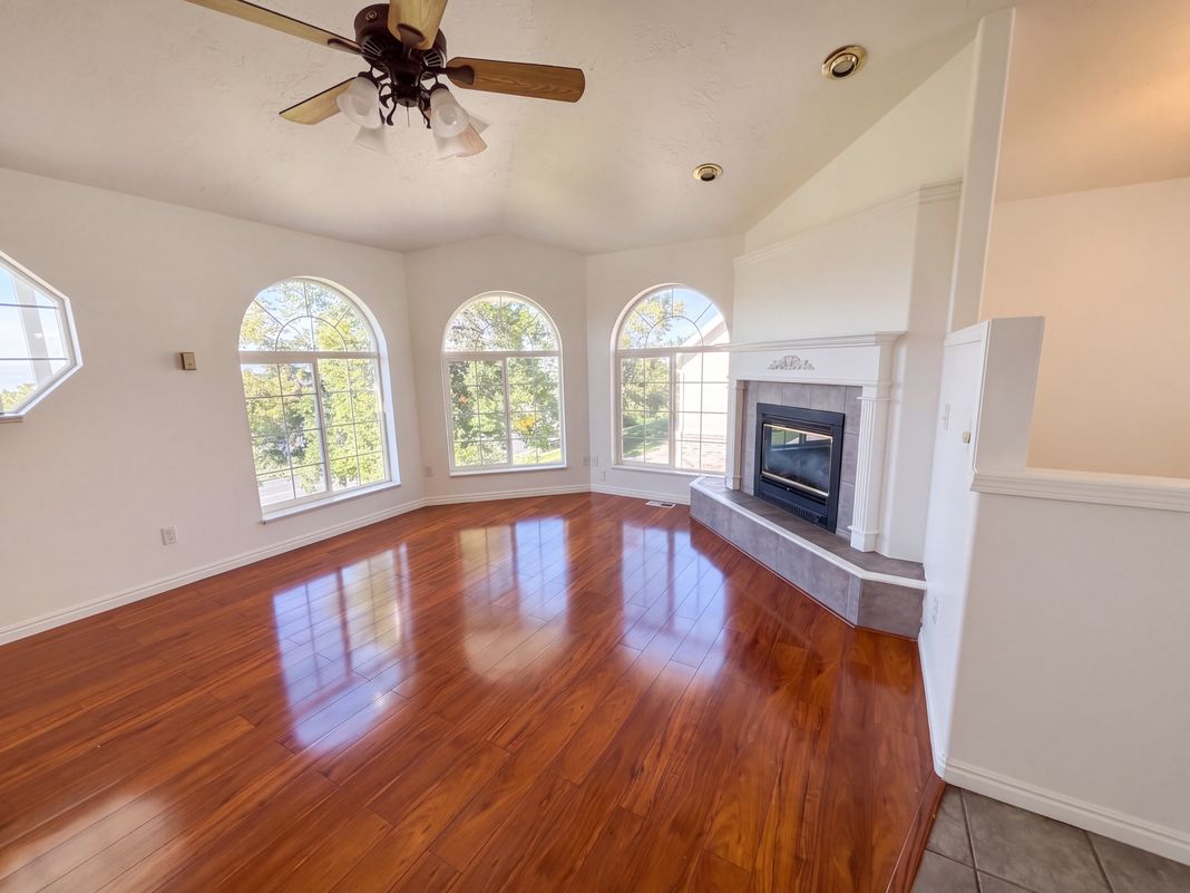 Property photo 3 of 232 Bugle Way
