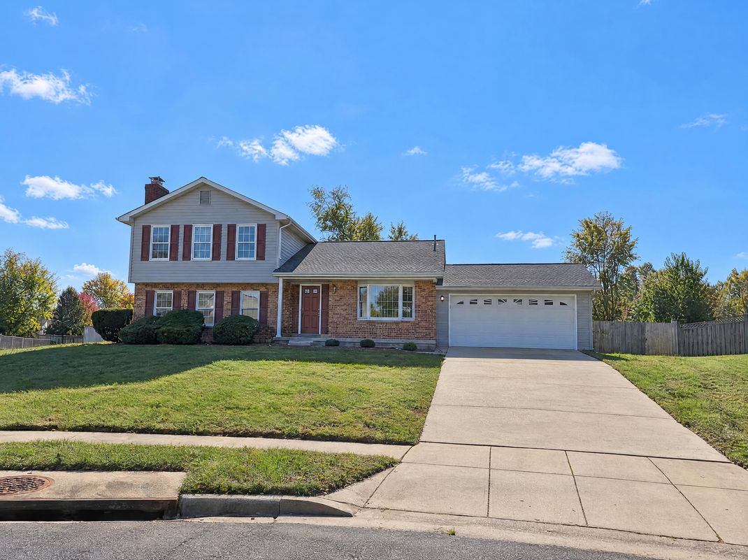 Property photo 1 of 12801 Peachleaf Ct