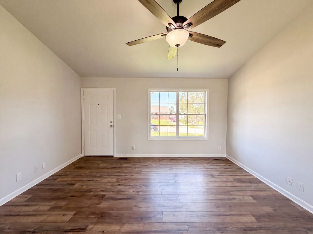 Property photo 3 of 1046 Mile High Dr