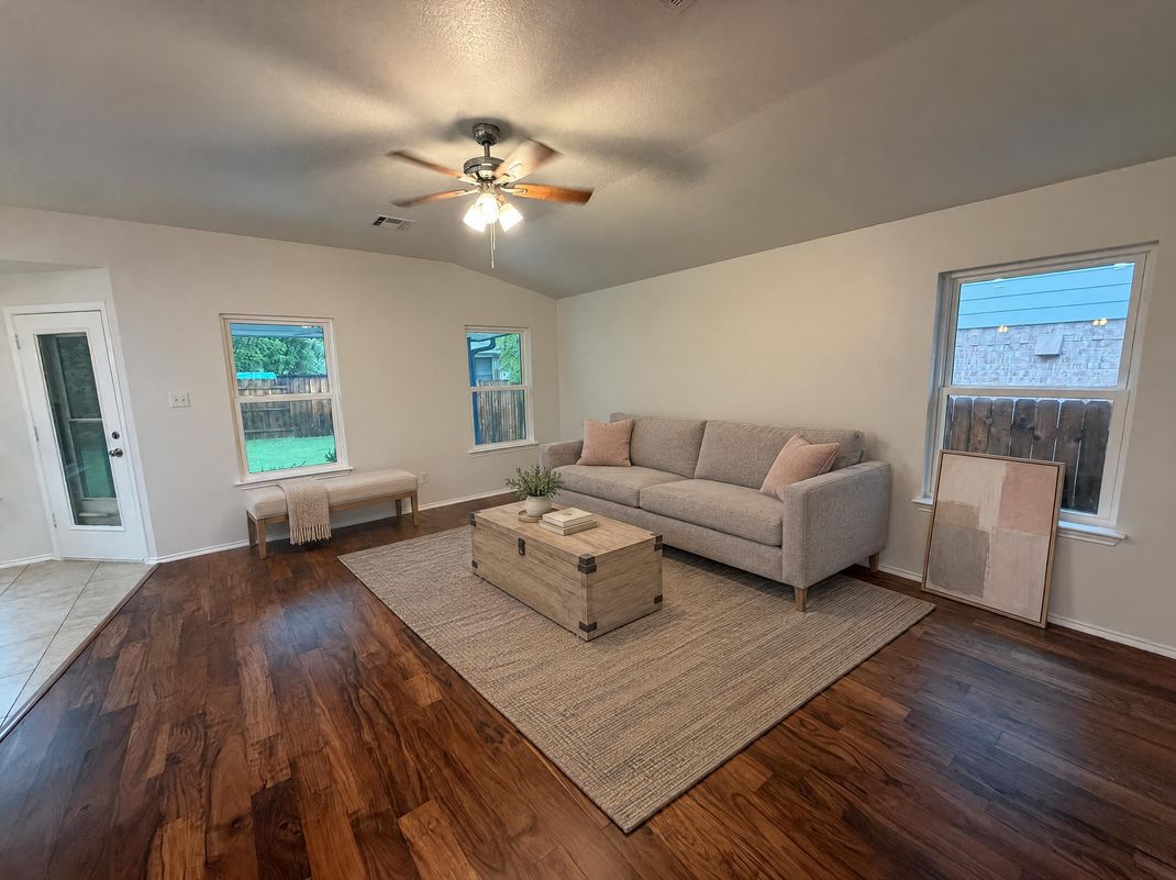 Property photo 3 of 509 Paso Fino Trl