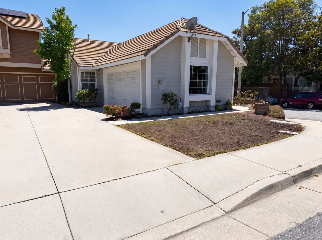 Property photo 1 of 12305 Daisy Ct