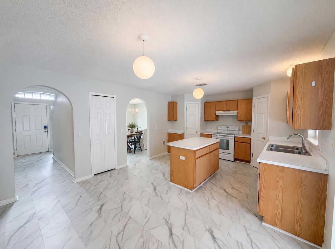 Property photo 2 of 5191 Quintilis St