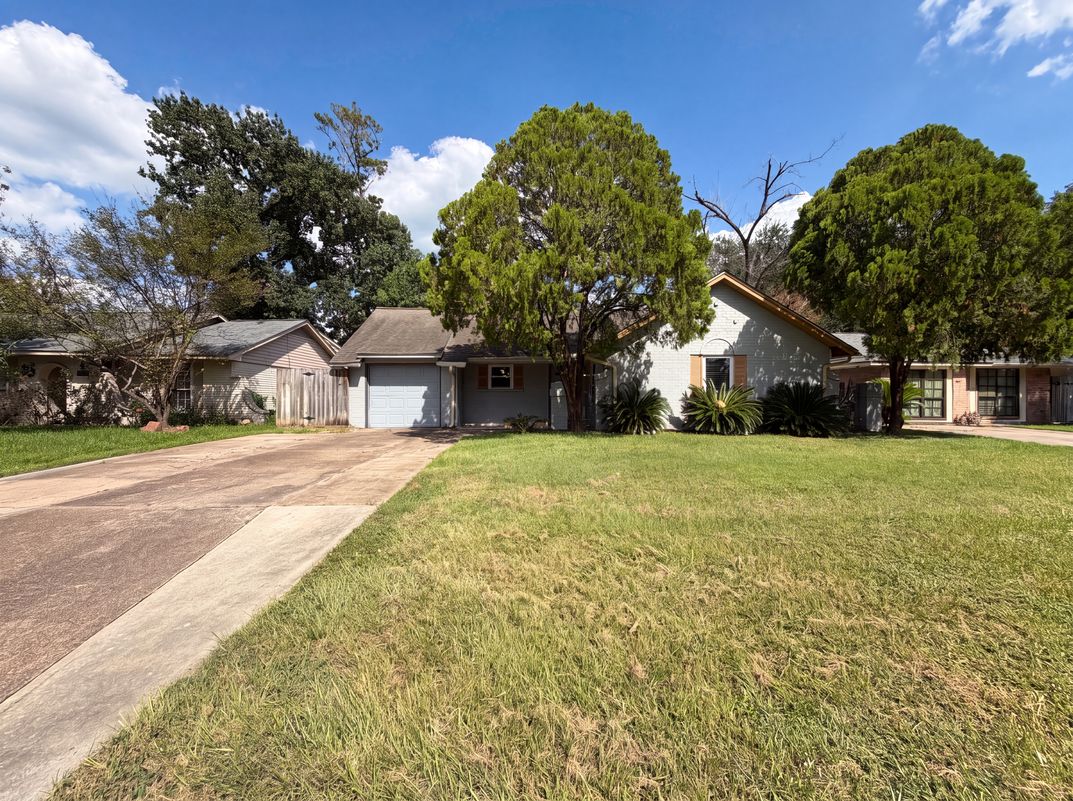 Property photo 1 of 9314 Deanwood St