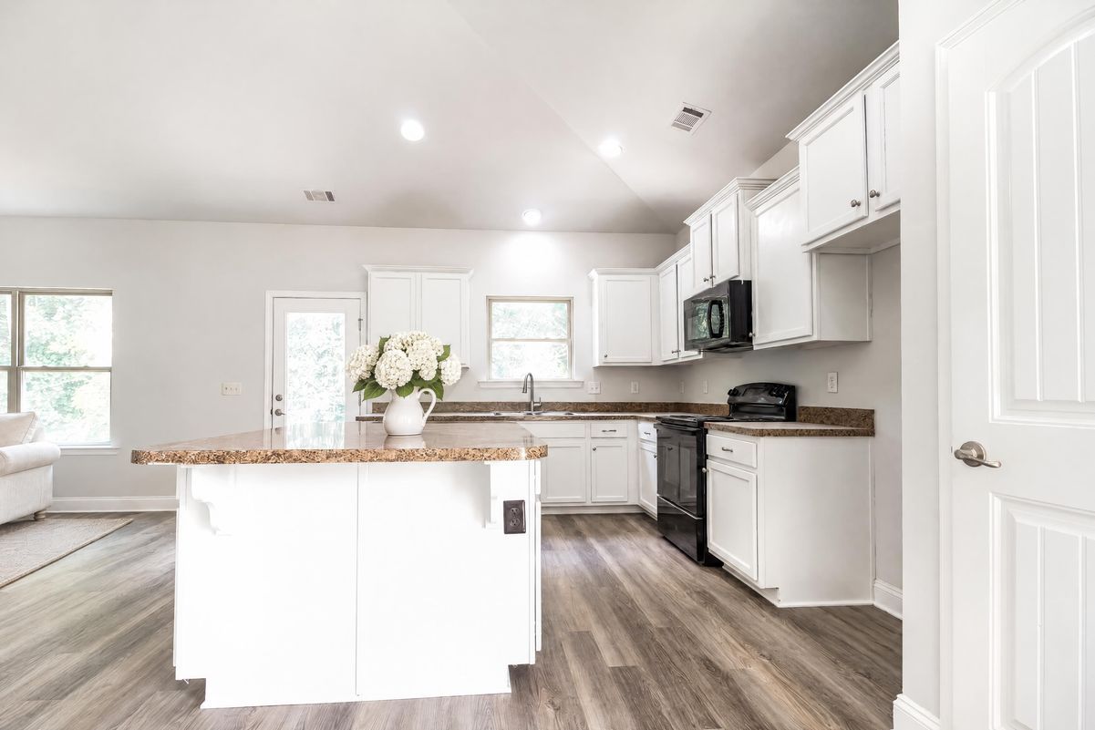 Property photo 2 of 118 Winterwood Ct
