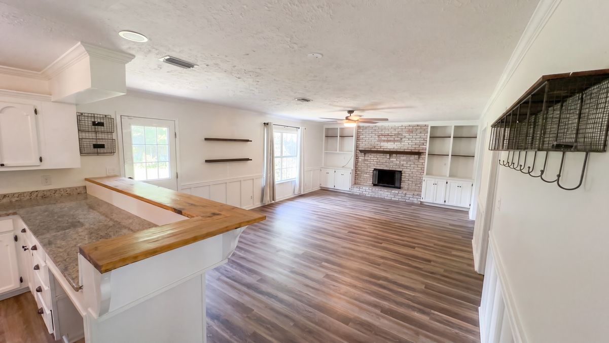 Property photo 3 of 1693 Wofford Pl