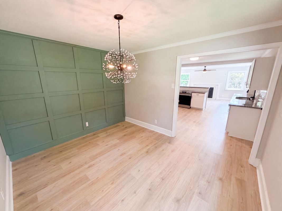 Photo 6 of 23 of 8519 Denbur Dr, Charlotte, NC
