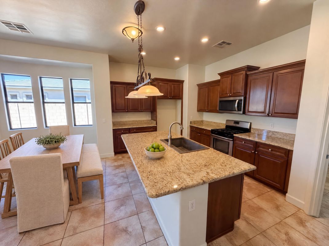 Property photo 2 of 16148 W Glenrosa Ave
