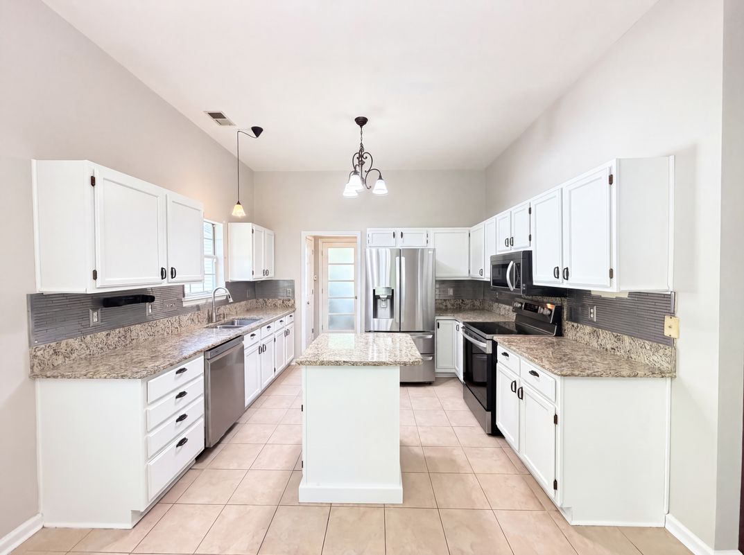 Property photo 2 of 8536 Albury Walk Ln